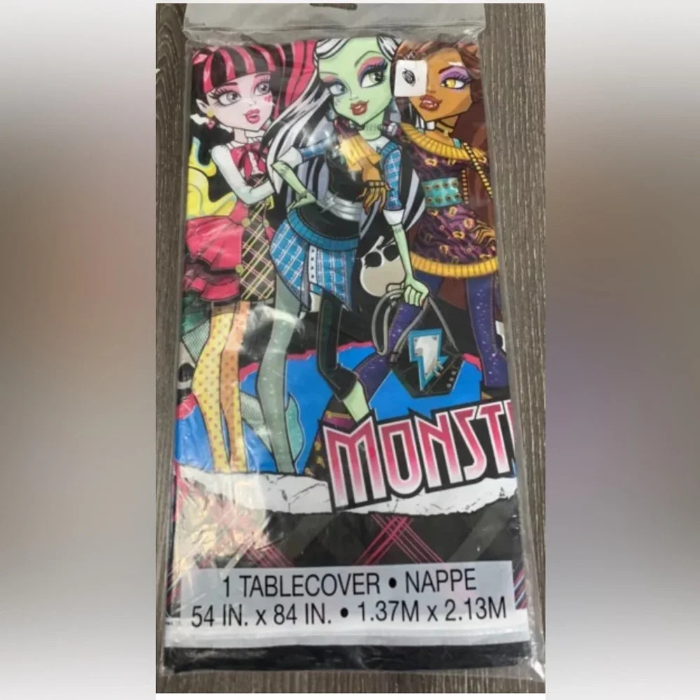 Monster High  Dolls Tablecover Party Supply Plastic NOS 2011 54" x 84" Sealed